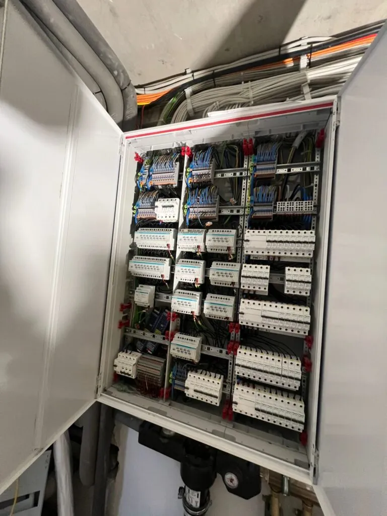 Professionelle Elektroinstallation