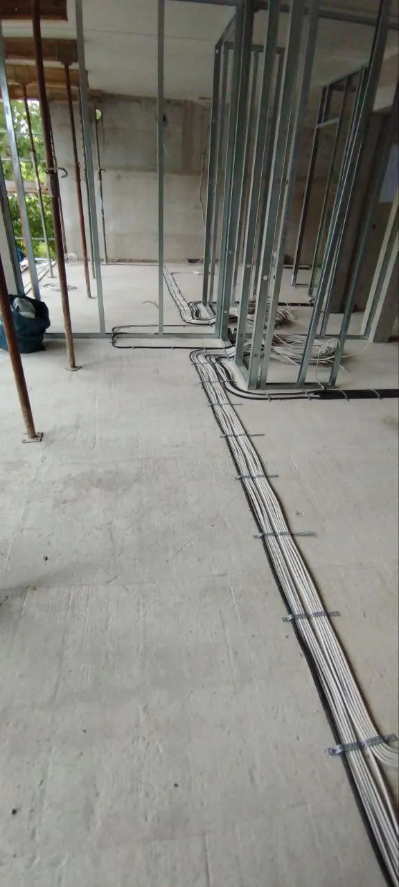 Kabelverlegung im Gebäude